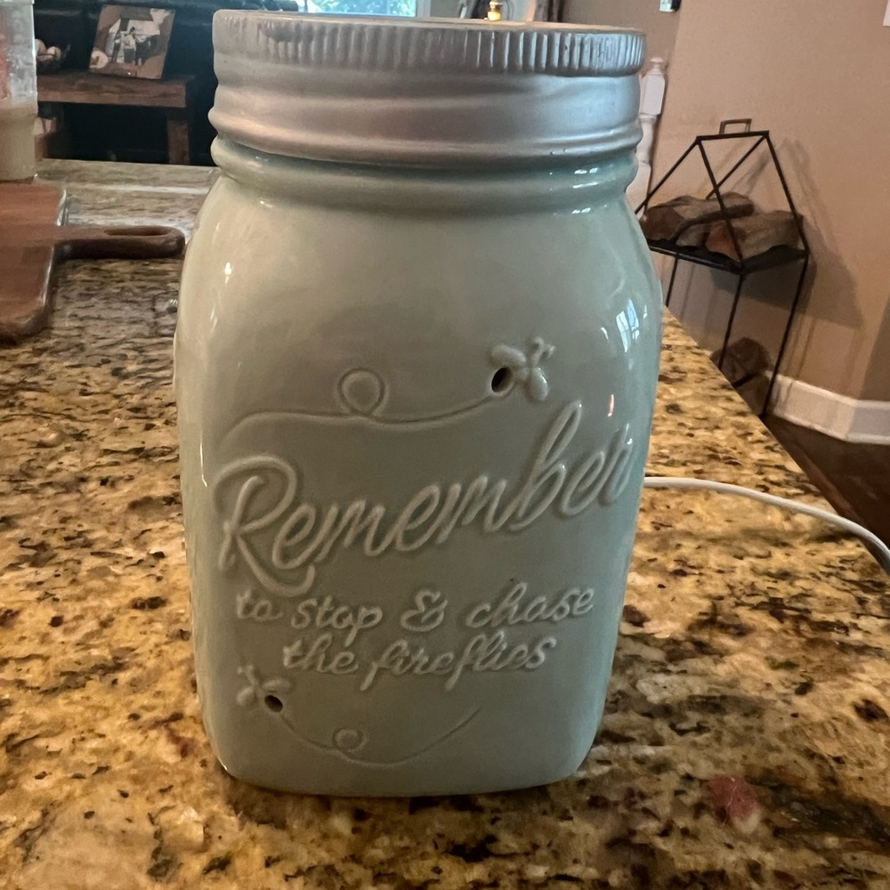 Scentsy chasing fire flies warmer.